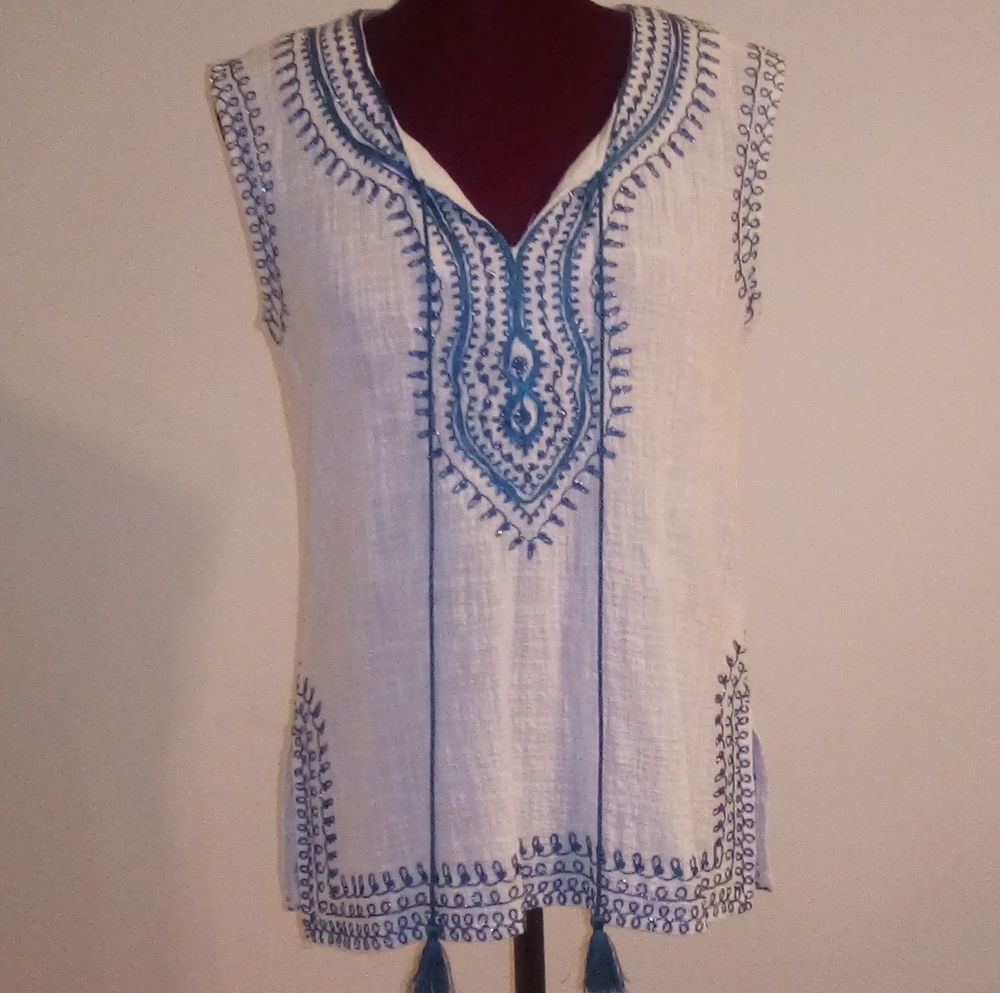 Cream & Turquoise Sleeveless Top by Solitaire